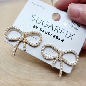 Brand New Gold Tone Ribbon Pearl Earrings